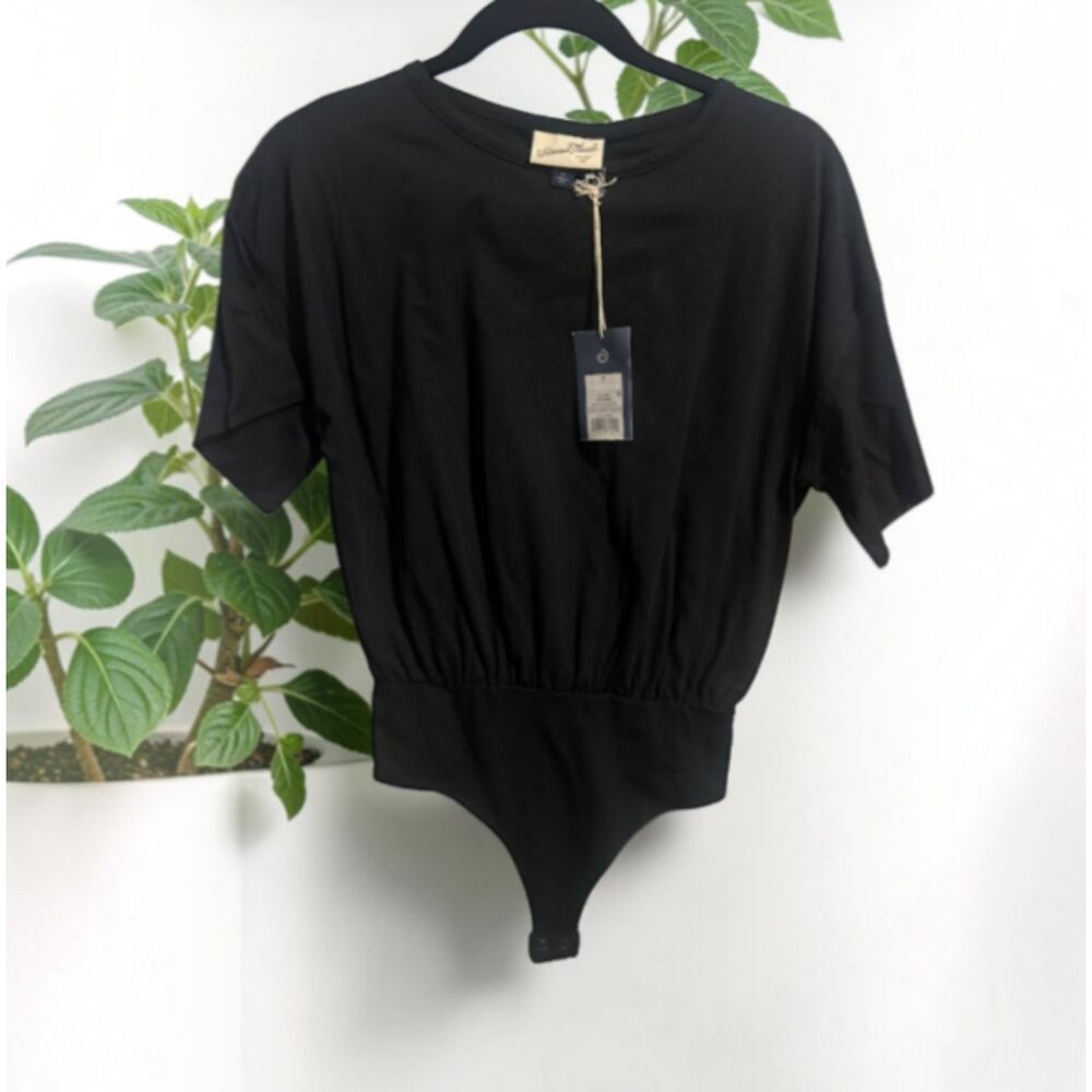 A New Day Black Short Sleeve Bodysuit – Fitted Crew